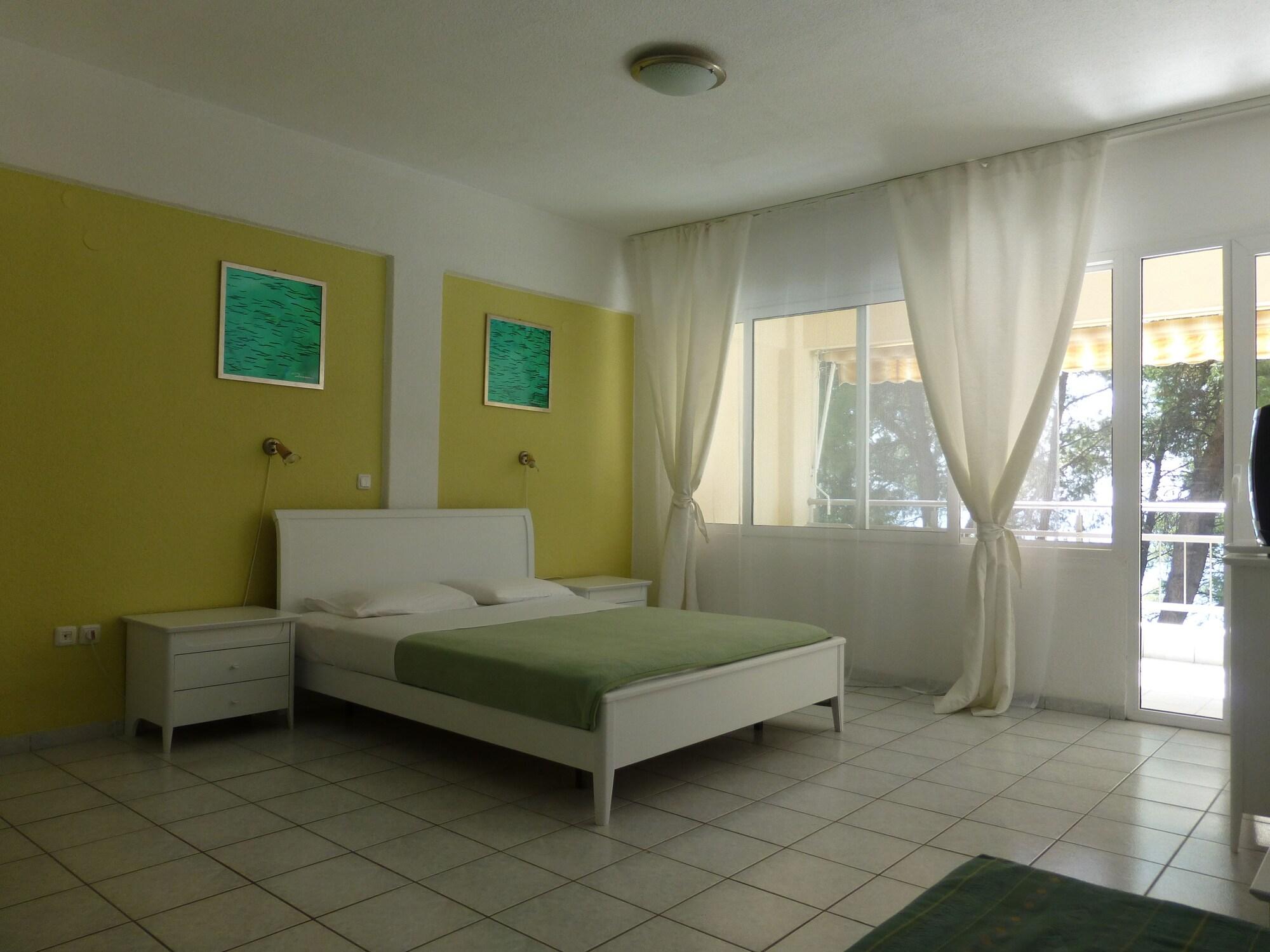 Dryades Hotel Siviri Bagian luar foto